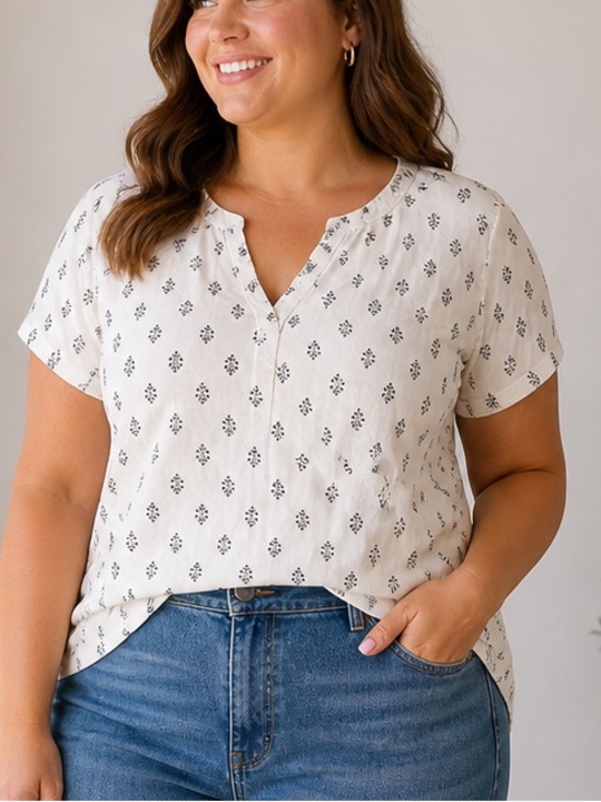 Old Navy Tops - Old Navy Cream Short-Sleeve V-Neck‎ Print Blouse
